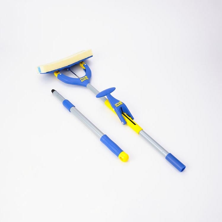 Mop Daddy Butterfly Mop laying flat with handle attachment